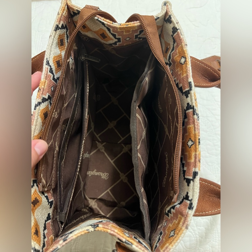 Wrangler Tan and Brown Geometric Tote - Picture 3 of 5